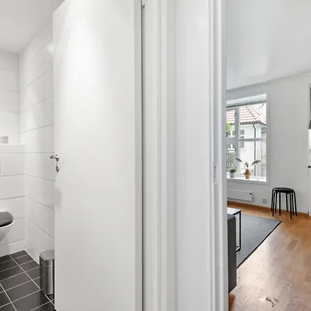 Apartment Bak Bryggen, Moderne 2 Soverom Med Balkong *