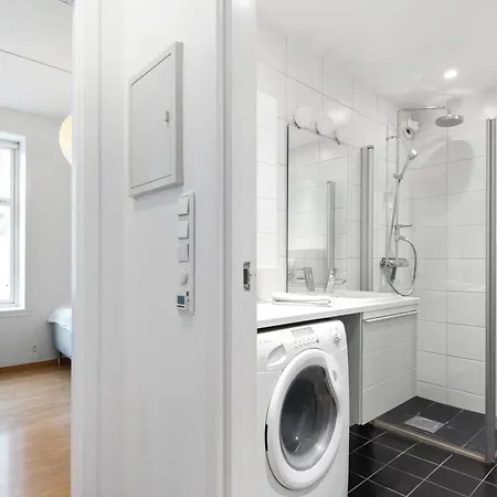 Apartment Bak Bryggen, Moderne 2 Soverom Med Balkong *