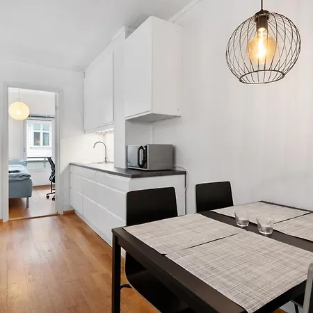 Апартаменти Bak Bryggen, Moderne 2 Soverom Med Balkong Берген